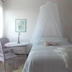 https://bb-le-camelie-del-bosco.hotelitalianriviera.com